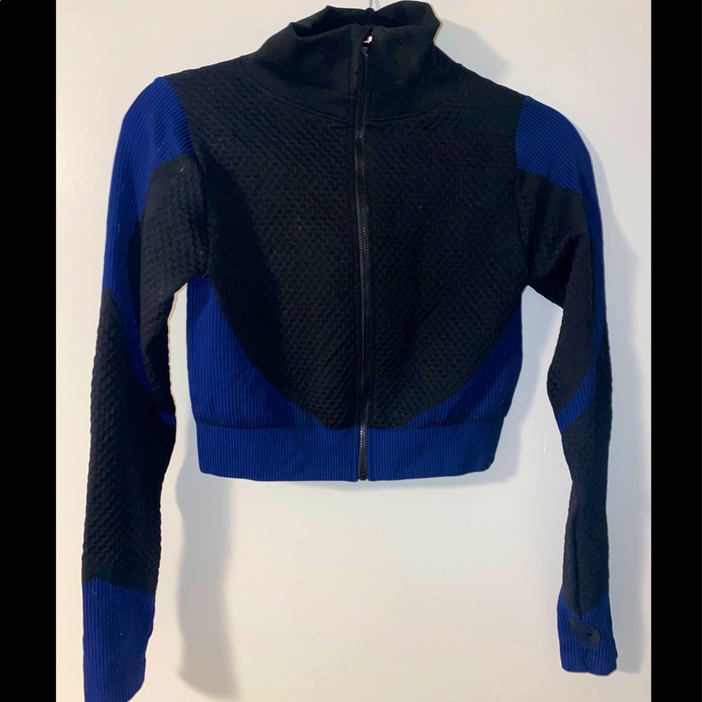 Crop Workout Long Sleeve